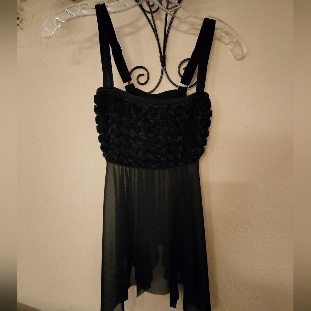 Black Sleeveless Strappy Rose buds Blouse. Sheer at bottom size Medium